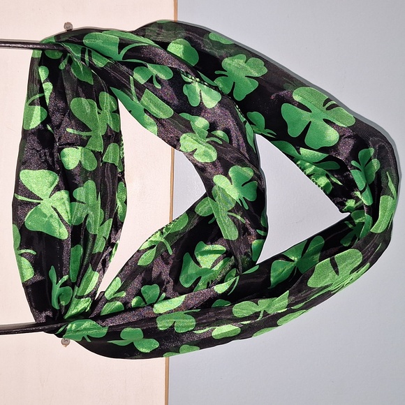 ☘️ Set of 2 Shamrock scarves for St. Patrick's Day. One NWT. Scarf set. - Picture 11 of 11
